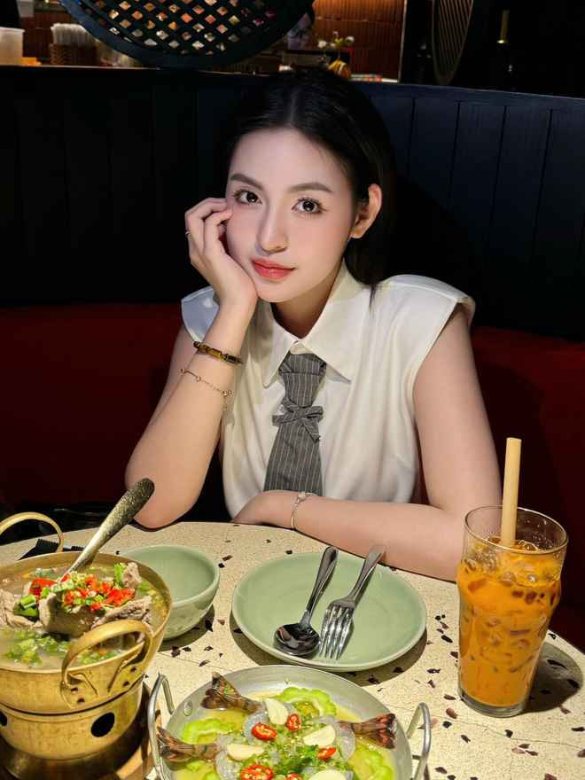 Được biết, bạn trai của Thanh Tâm hơn cô 7 tuổi là Mai Thiên Ân - một founder, CEO trong nhiều lĩnh vực như công ty giải trí, hoạt động du lịch và đạo diễn một số talkshow.