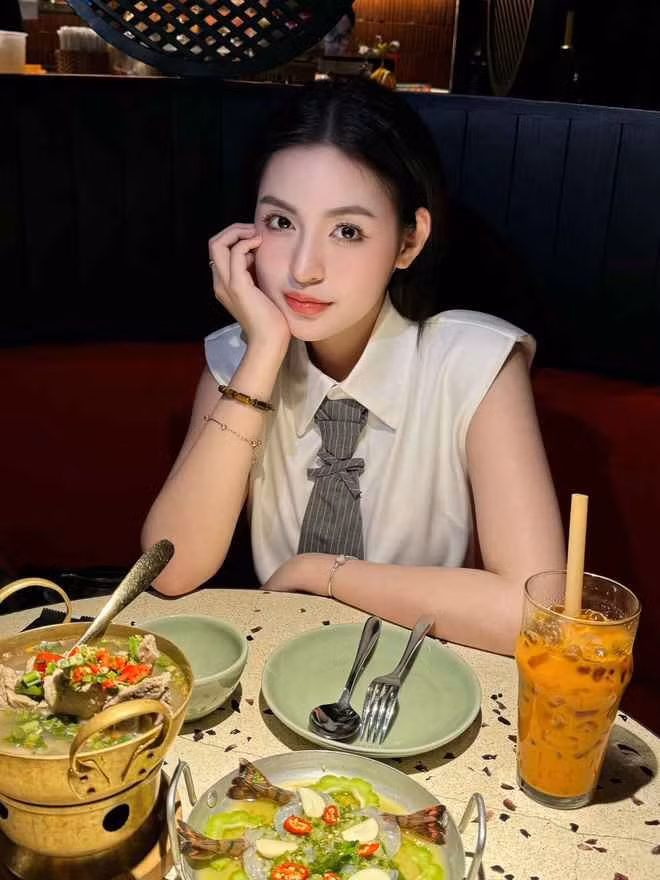 Được biết, bạn trai của Thanh Tâm hơn cô 7 tuổi là Mai Thiên Ân - một founder, CEO trong nhiều lĩnh vực như công ty giải trí, hoạt động du lịch và đạo diễn một số talkshow.