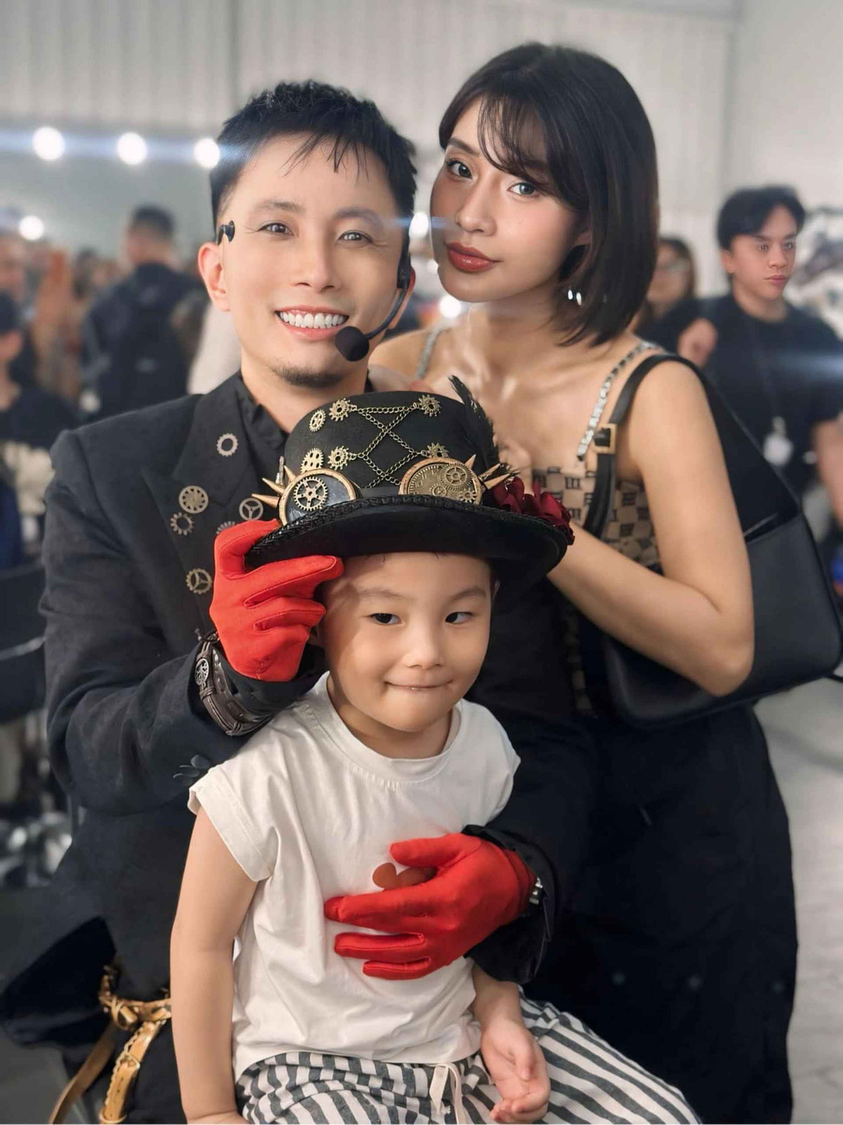 Thanh Huyền - Rhymastic (tên thật Vũ Đức Thiện, SN 1991) bắt đầu hẹn hò vào năm 2016. Nàng hot girl Hà thành chính là nguồn cảm hứng chính để nam rapper sáng tác bản hit Yêu 5 nổi tiếng một thời trên mạng xã hội.