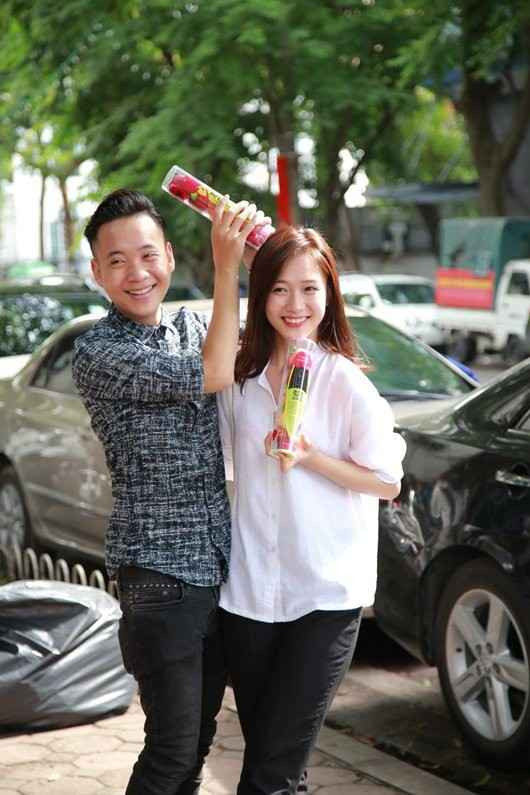 Năm 2013, Trâm Anh gây chú ý khi công khai hẹn hò cùng nam rapper JustaTee (tên thật Nguyễn Thanh Tuấn, SN 1991). Thời điểm đó, hot girl Hà thành mới là sinh viên đại học năm nhất, còn bạn trai nổi tiếng với bài hit Forever Alone.