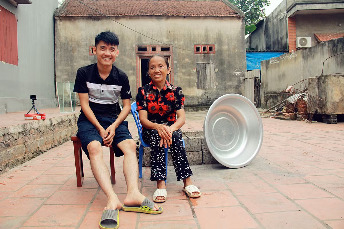 Trong một chia sẻ trên báo chí cách đây không lâu, bà Tân cho biết việc làm nội dung không còn hấp dẫn, phù hợp với thị hiếu của giới trẻ. Tuy nhiên bà Tân chấp nhận điều này và trở lại với cuộc sống bình thường, vẫn làm ruộng, chăn nuôi như trước.