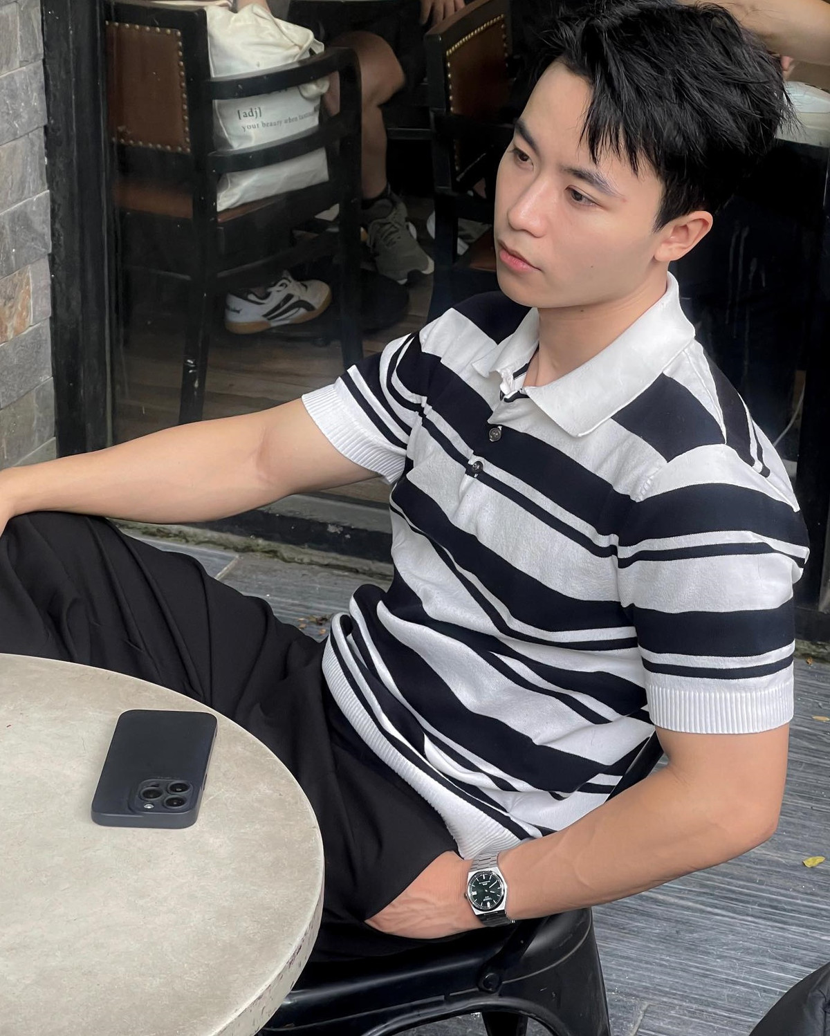 Anh chàng từng có nhiều năm du học tại New Zealand và bắt đầu nhen nhóm làm các nội dung trên nền tảng mạng xã hội TikTok từ đó.