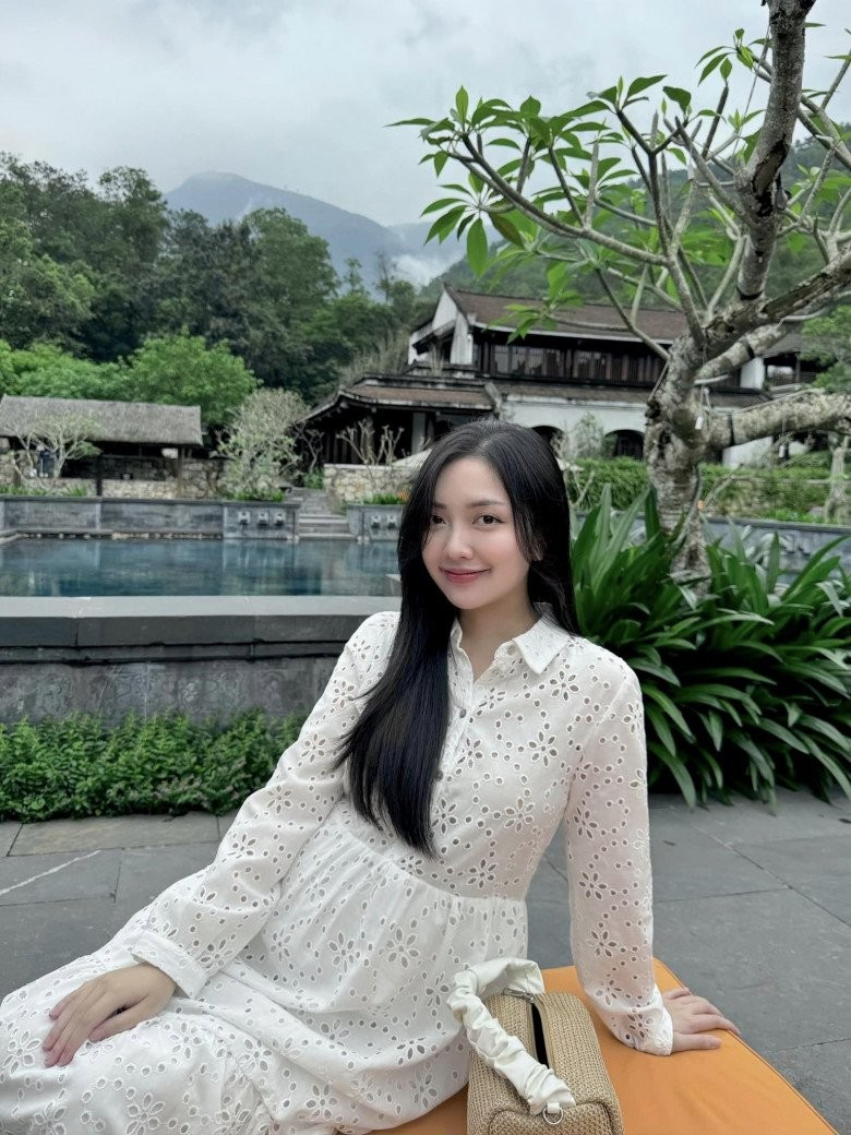 Sau khi kết hôn, Mai Hà Trang cũng được nhận xét ngày càng nhuận sắc, xinh đẹp và dáng chuẩn.