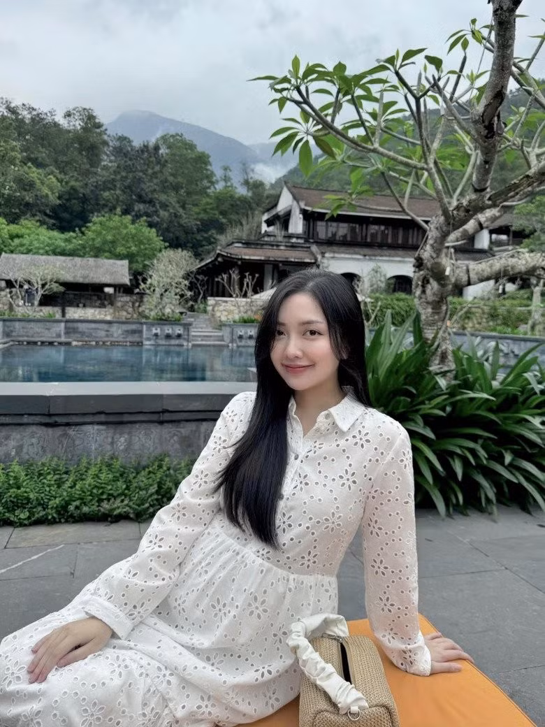 Sau khi kết hôn, Mai Hà Trang cũng được nhận xét ngày càng nhuận sắc, xinh đẹp và dáng chuẩn.