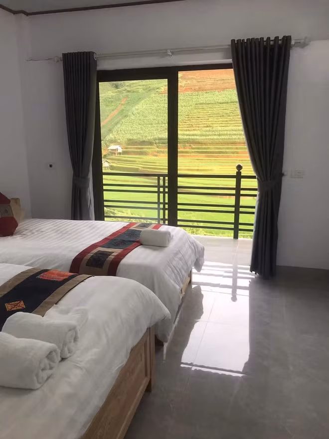 Hàng năm, anh Bertrand sẽ cùng vợ đi tảo mộ chồng cũ, cùng cắt cỏ, chỉnh trang phần mộ tinh tươm. Anh còn nhắc chị Xuân phải ra thăm mộ 3 lần mỗi năm thay vì chỉ 1 lần, lo lắng người đã khuất tủi buồn.