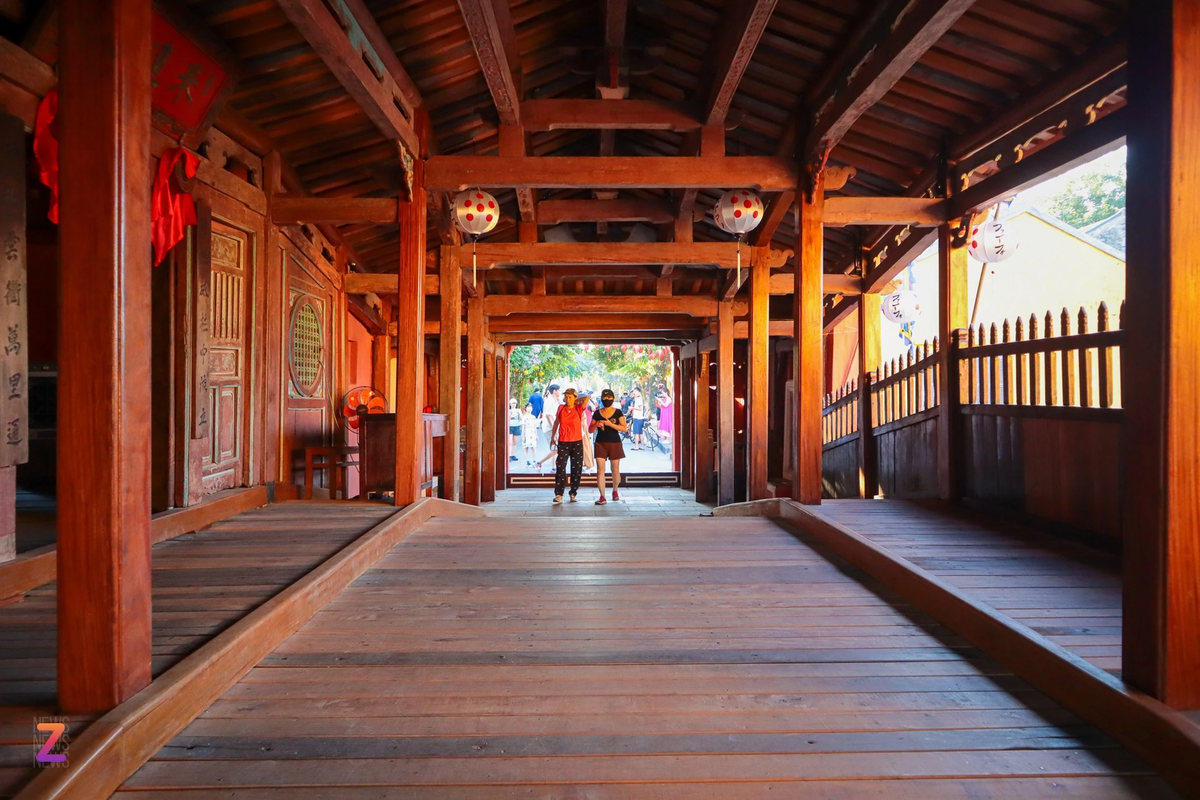 Trong quá trình trùng tu, các đơn vị phát hiện một số vấn đề còn gây tranh cãi như 'mặt cầu cong hay thẳng' và những kiến trúc liên quan đến mặt cầu như dầm, giàn nên phải tạm dừng tu bổ để nghiên cứu. Vì thời gian trùng tu kéo dài thành 1,5 năm thay vì 1 năm như dự kiến.