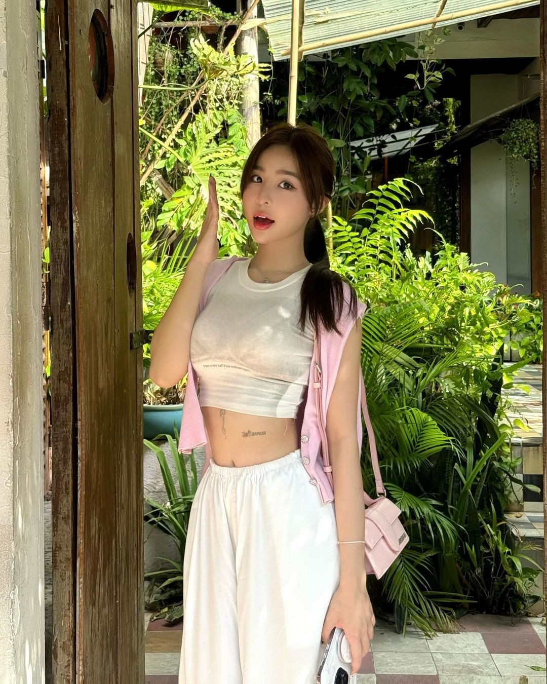 Cô nàng theo học Marketing tại Đại học Hoa Sen (TP.HCM), ngoài việc học, Tammy cũng là mẫu ảnh hay PR sản phẩm cho các nhãn hàng.