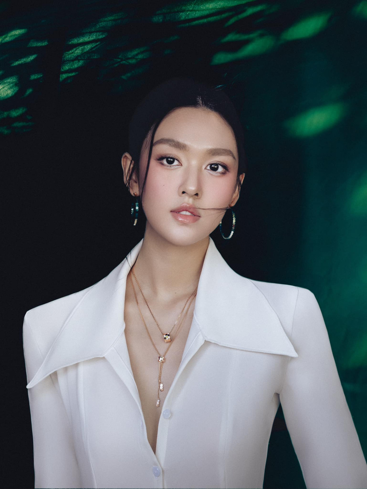 Dù không hoạt động showbiz sôi nổi nhưng người đẹp luôn nhận được sự quan tâm của công chúng bởi sắc vóc ấn tượng sau sinh.