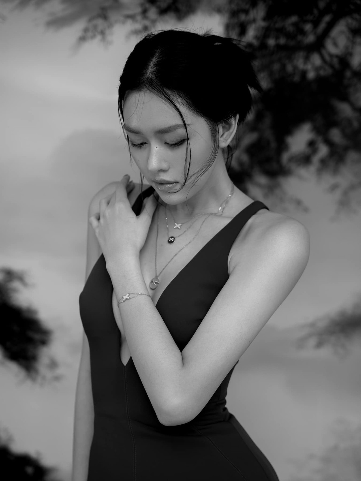 Tường San cho biết sau sinh con khoảng một năm, cô đã lấy lại vóc dáng nhờ áp dụng chế độ ăn uống hợp lý, kết hợp tập thể dục, giữ tinh thần thoải mái.