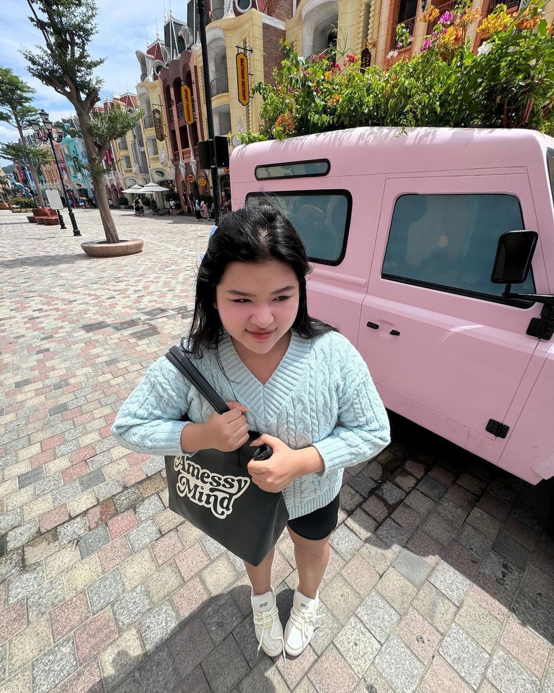 Huy Hoàng từng nặng 115kg, bị miệt thị ngoại hình cũng như giới tính.