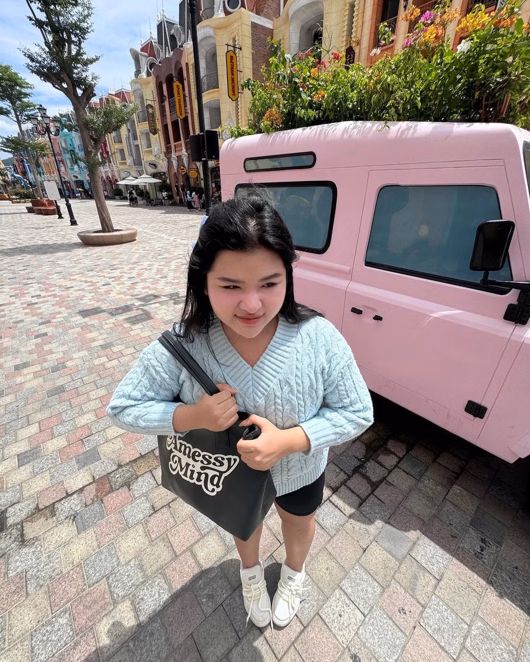 Huy Hoàng từng nặng 115kg, bị miệt thị ngoại hình cũng như giới tính.