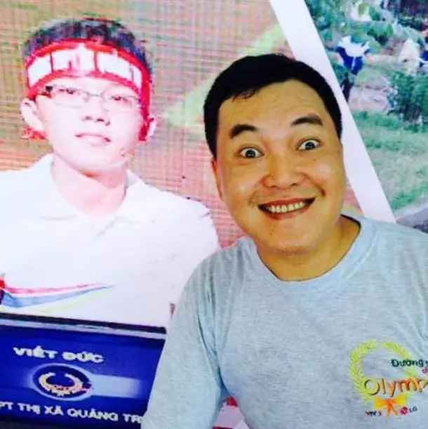 Cụ thể, nhà báo Lưu Minh Vũ cho biết: "Không phải đâu, mọi người không nhận ra em đâu, chỉ nhận ra khi thấy em lên hình với anh thôi. Đi ra đường, người ta còn nhận nhầm em là... xe ôm. Nhiều cô gọi em, bắt xe ôm mà".