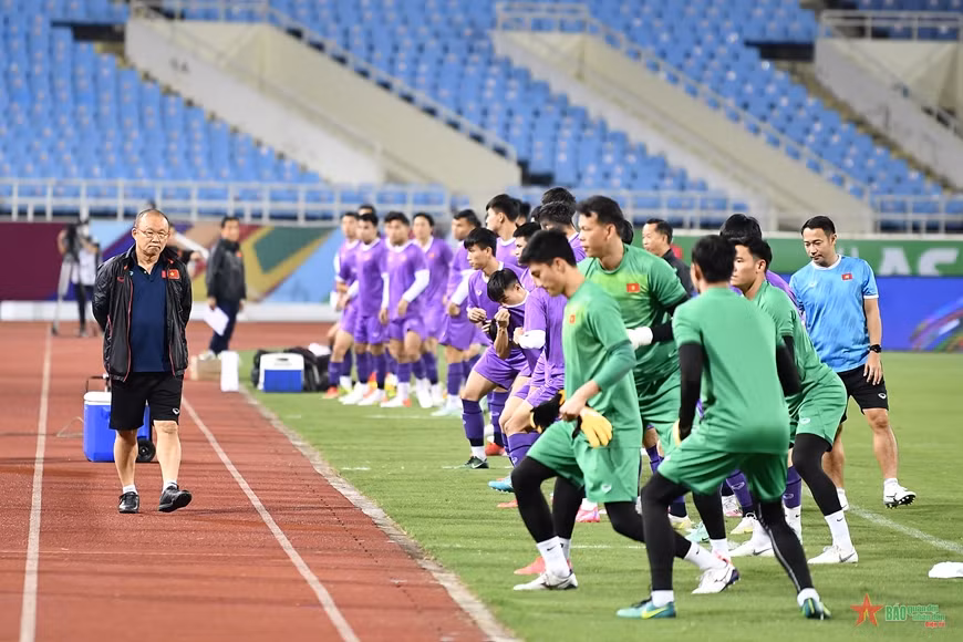 Tran Viet Nam - Nhat Ban toi 11/11: Ha Noi nguy co bung COVID-19?