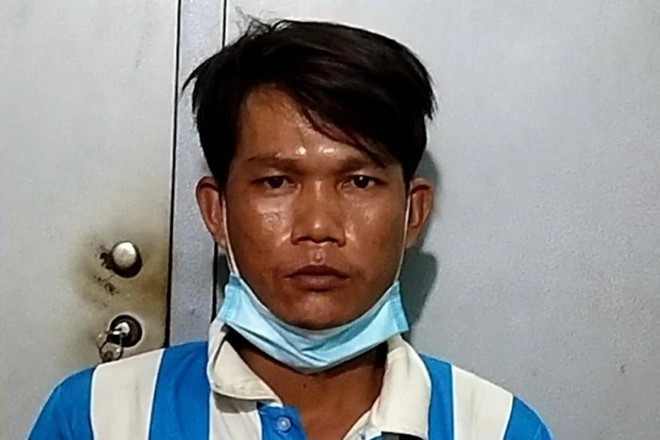  Làm rõ vụ cháu bé 1 tuổi bị bạo hành đến tử vong: Cơ quan CSĐT Công an huyện Gò Dầu (Tây Ninh) vừa thông tin vụ án cố ý gây thương tích làm chết người do Ngô Văn Dự (SN 1983, ngụ huyện Gò Dầu, Tây Ninh) gây án. Nạn nhân là cháu N.C.T (SN 2020, huyện Gò Dầu), là con ruột của chị N.T.Đ (SN 1986, người sống như vợ chồng với Dự). Theo lời khai của Dự, tối 23/11, Dự chở chị D. và cháu T tìm trộm mủ cao su ở nông trường xã Thạnh Đức. Khi chị T vào trộm mủ cao su, Dự chở bé T về nhà người quen để dỗ bé ngủ. Tuy nhiên, trên đường đi cháu T khóc nên Dự đã có hành vi bạo lực dẫn đến việc cháu bé tử vong.