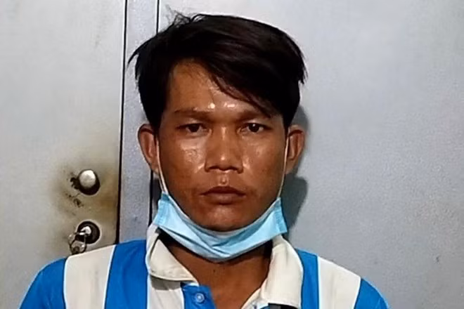  Làm rõ vụ cháu bé 1 tuổi bị bạo hành đến tử vong: Cơ quan CSĐT Công an huyện Gò Dầu (Tây Ninh) vừa thông tin vụ án cố ý gây thương tích làm chết người do Ngô Văn Dự (SN 1983, ngụ huyện Gò Dầu, Tây Ninh) gây án. Nạn nhân là cháu N.C.T (SN 2020, huyện Gò Dầu), là con ruột của chị N.T.Đ (SN 1986, người sống như vợ chồng với Dự). Theo lời khai của Dự, tối 23/11, Dự chở chị D. và cháu T tìm trộm mủ cao su ở nông trường xã Thạnh Đức. Khi chị T vào trộm mủ cao su, Dự chở bé T về nhà người quen để dỗ bé ngủ. Tuy nhiên, trên đường đi cháu T khóc nên Dự đã có hành vi bạo lực dẫn đến việc cháu bé tử vong.