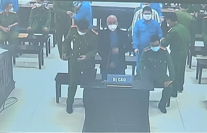 Xet xu vo chong Duong “Nhue”: Tien “trang” to bo me nuoi tai toa