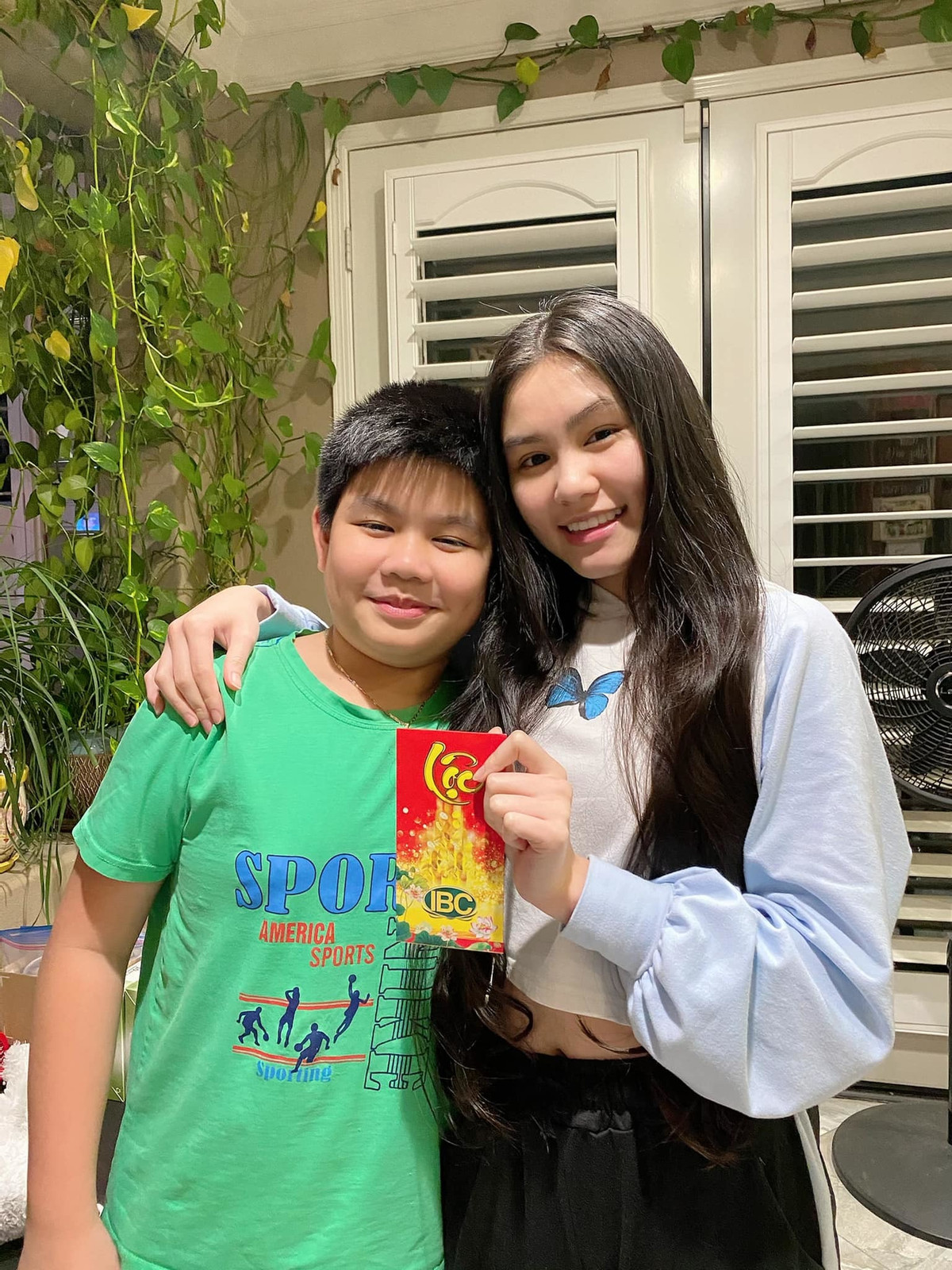 Hon nhan 19 nam hanh phuc cua 'ngoi sao cai luong' Ngoc Huyen-Hinh-6