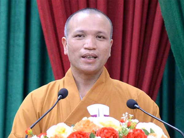 Trao đổi với báo chí sáng 11/11, Đại diện Trung ương Giáo hội Phật giáo Việt Nam cho biết, ông Nguyễn Ngọc Triệu (SN 1973) vừa bị khởi tố trước đó có pháp danh là Thích Đồng Huệ.