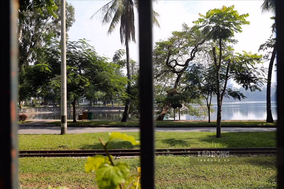 Theo đó, trong thời gian này, người dân không được vào bên trong công viên để tham quan, tập thể dục.