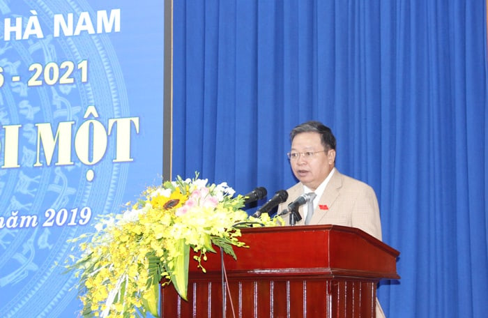 Ông Nguyễn Xuân Đông sinh năm 1961, quê Hà Nam, ông giữ chức Chủ tịch UBND tỉnh Hà Nam nhiệm kỳ 2016-2021. Trước đó, ông từng giữ chức Phó Chủ tịch UBND tỉnh Hà Nam, Giám đốc Sở Nông nghiệp và Phát triển nông thôn Hà Nam; Bí thư Huyện ủy Bình Lục. 