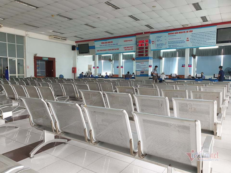 Càng về trưa, ga Sài Gòn lại càng vắng khách