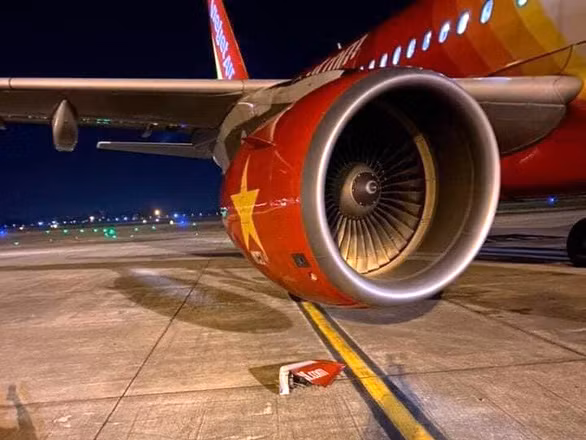 Thong tin vu hai may bay va cham, gay dau mut canh tai san bay Noi Bai-Hinh-3