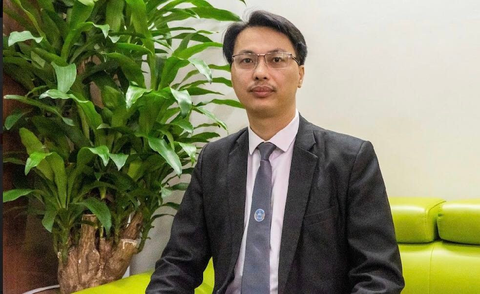 Cong an cam “sung” doa nhan vien y te Lam Dong: “Can loai khoi nganh“-Hinh-2