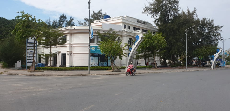 Bi thu, Chu tich huyen Co To bi to cuong hiep: Dung, sai xu sao?