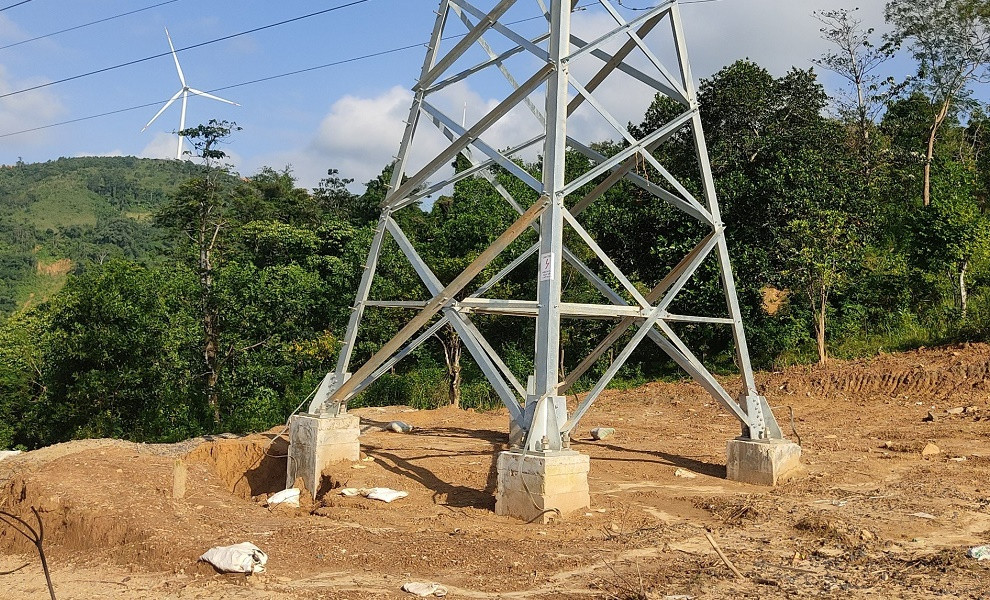 Nguyen nhan nam sinh tu vong ben cot dien truyen tai dien gio?
