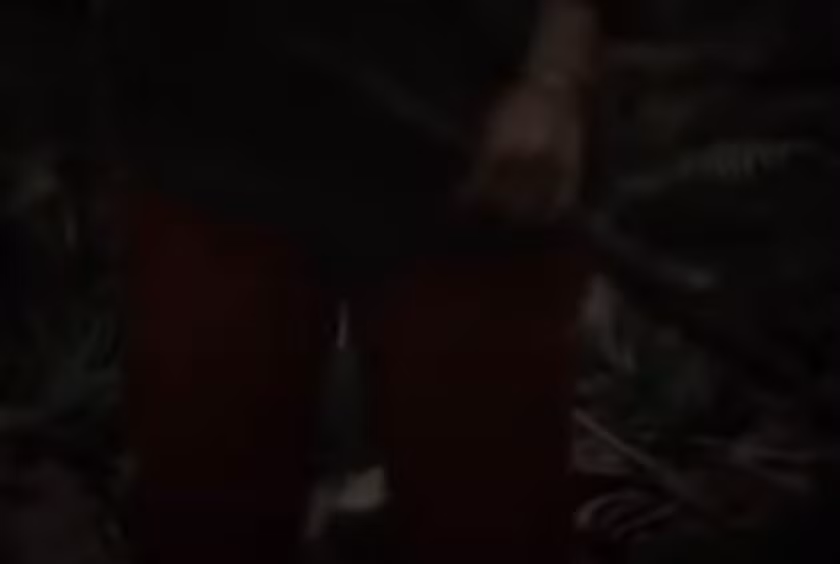 Đáng chú ý, trong quá trình điều tra, công an nhận được nguồn tin, ngày anh Bằng mất tích, chị Trương Thị Thưa hùng hục dọn dẹp nhà cửa từ sáng sớm, nguồn tin này cũng cho biết đây là hiện tượng rất lạ, do từ ngày về làm dâu, chưa ai thấy Thưa chịu khó như thế.