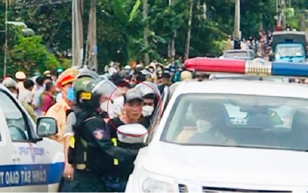 Công an TP Long Khánh đang tạm giữ đối tượng Hoàng Anh để tiếp tục lấy lời khai, điều tra làm rõ. 