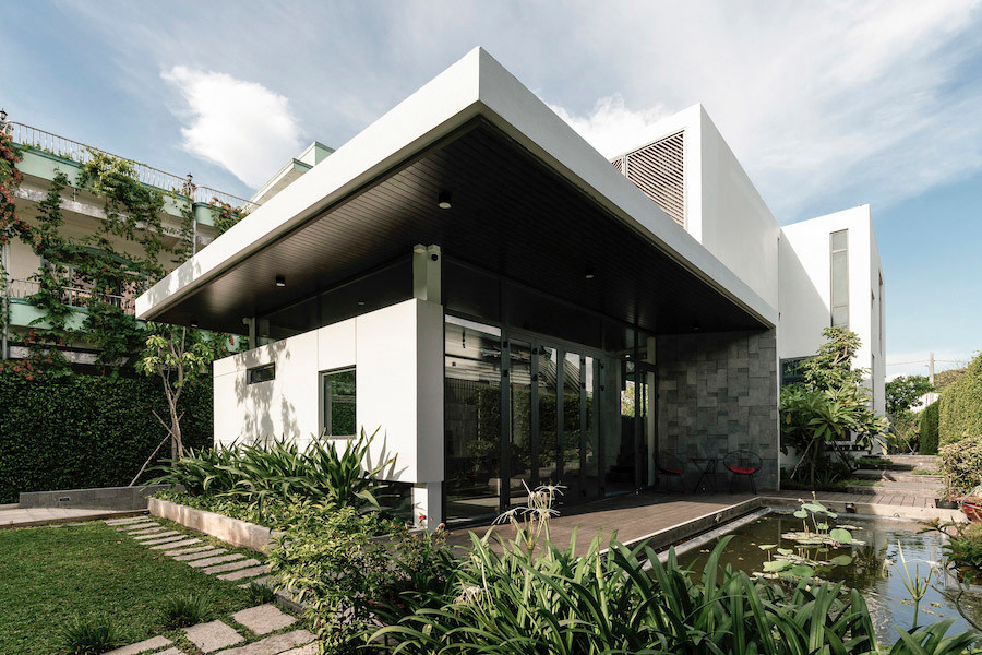 Biet thu o mien Tay gay chu y voi loi thiet ke khong gian mo-Hinh-4