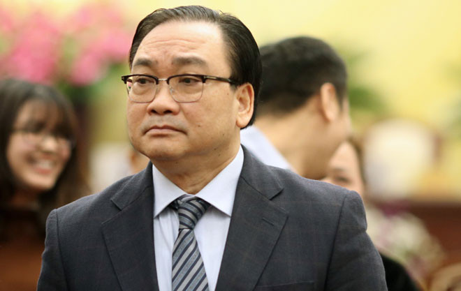 Quá trình công tác, ông Hoàng Trung Hải có nhiều năm gắn bó với ngành điện lực. Cụ thể, trước năm 1991 đến năm 1993, ông Hoàng Trung Hải từng là kỹ sư, trưởng kíp, trưởng ca, Phó quản đốc phân xưởng rồi Trưởng phòng Kỹ thuật, Phó Kỹ sư chính vận hành Nhà máy Điện Phả Lại; Trưởng Phòng Thư ký tổng hợp, sau là Trưởng phòng Kinh tế đối ngoại, Công ty Điện lực I Hà Nội. 