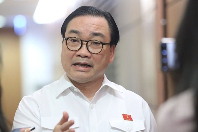 Tháng 4/1998, ông Hải được điều động làm Ủy viên Hội đồng quản trị, Tổng Giám đốc Tổng Công ty Điện lực Việt Nam. Từ tháng 8/2000-4/2001, ông từng là Ủy viên Ban Cán sự đảng, Thứ trưởng Bộ Công nghiệp, và còn là Ủy viên Ban Chấp hành Đảng bộ khối cơ quan Kinh tế Trung ương. 