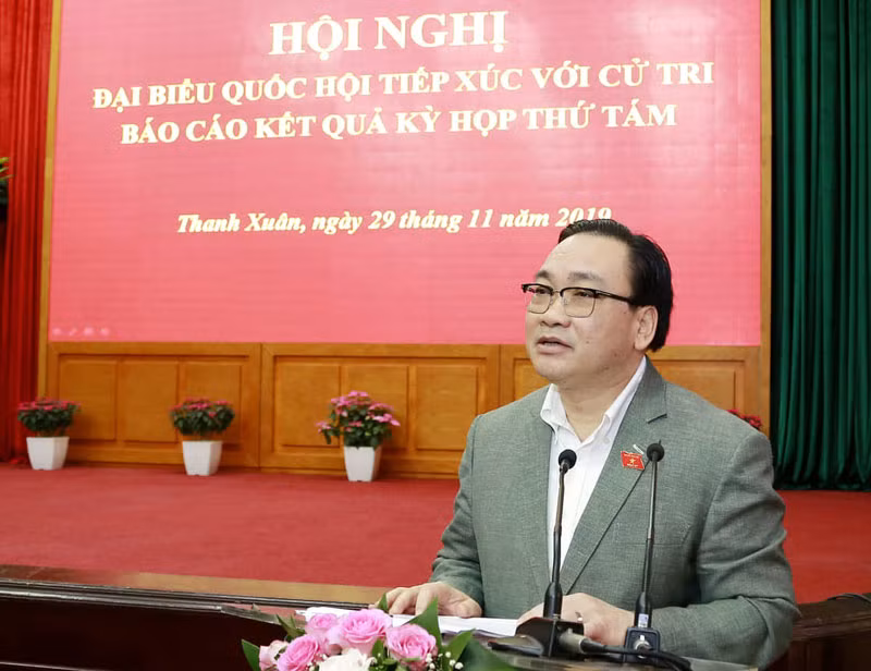 Từ tháng 8/2002-7/2007, ông Hải là Uỷ viên Trung ương Đảng, Bí thư Ban Cán sự đảng, Bộ trưởng Bộ Công nghiệp. Tại Đại hội Đại biểu toàn quốc lần thứ X của Đảng, ông tiếp tục được bầu vào Ban chấp hành Trung ương Đảng. Đến tháng 8/2007, ông Hoàng Trung Hải được bổ nhiệm làm Phó Thủ tướng Chính phủ và tiếp tục giữ chức vụ này tại kỳ họp thứ nhất Quốc hội Khóa XIII. 