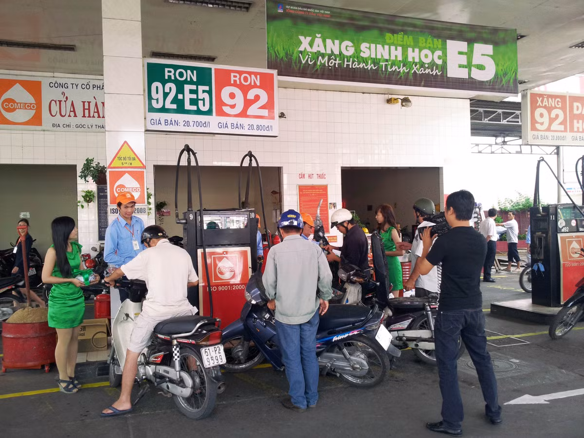 Chưa xác định cụ thể thời điểm nào sẽ thay thế hoàn toàn xăng RON 92 bằng xăng sinh học E5.