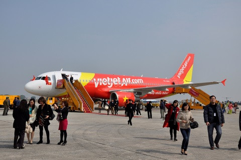 Tra loi vo cam cua dai dien Vietjet Air bi khach to ''hanh xac''