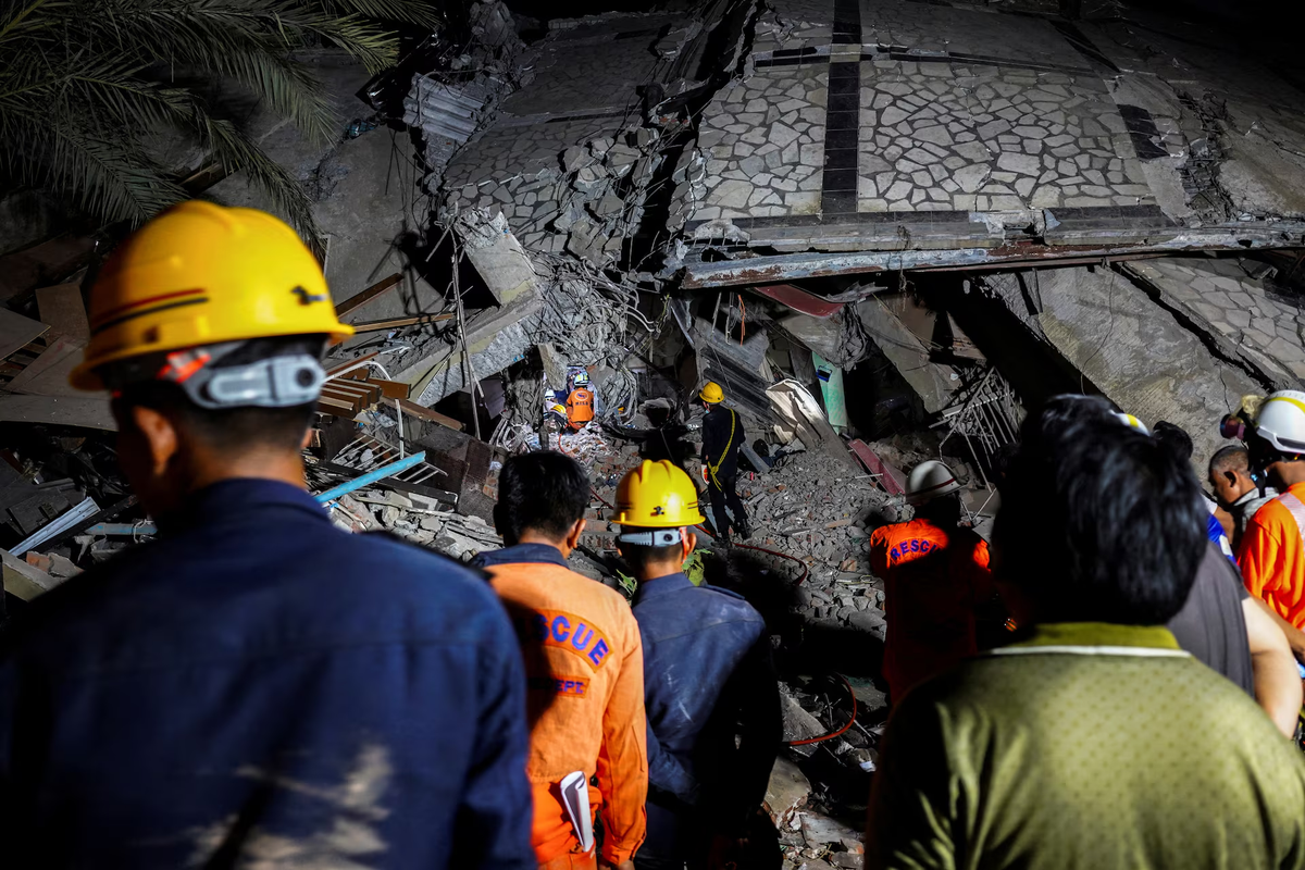 Toan canh Myanmar “chay dua voi thoi gian” tim nan nhan dong dat-Hinh-12