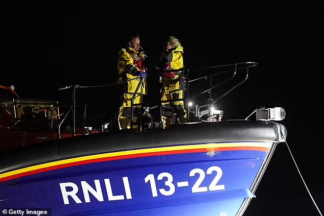 Đêm 10/3, công ty phân tích Vortexa cho biết 130.000 thùng dầu trên tàu MV Stena Immaculate đã rò rỉ xuống nước. Ảnh: Getty.