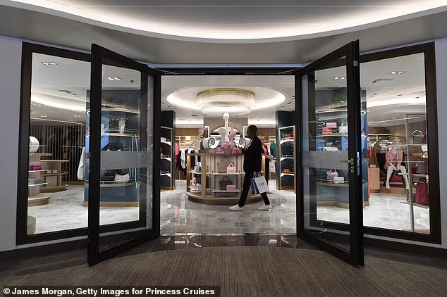 He lo su that bat ngo trong du thuyen tri gia 1 ty do-Hinh-4