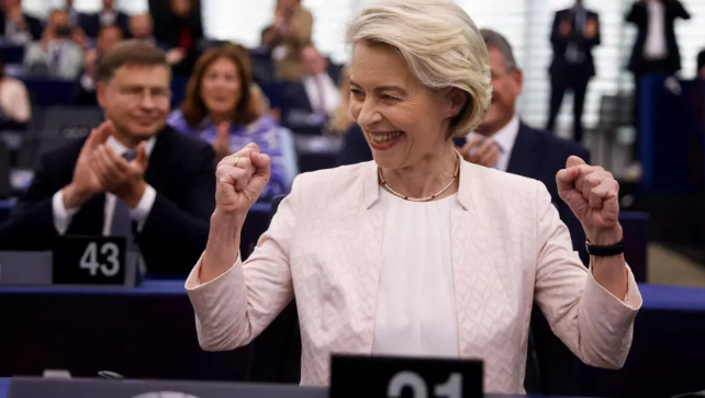 Tháng 7/2024, các nhà lập pháp Liên minh châu Âu (EU) đã bỏ phiếu bầu bà Ursula von der Leyen tiếp tục giữ chức Chủ tịch Ủy ban châu Âu thêm một nhiệm kỳ 5 năm. Ảnh: Reuters. 