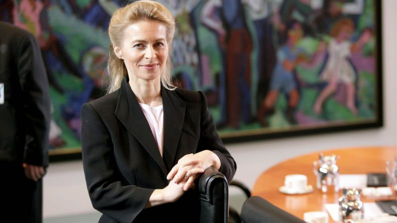 Từ năm 2005 đến 2009, bà Ursula von der Leyen giữ chức Bộ trưởng Liên bang về Gia đình và Thanh niên của Đức. Ảnh: picture alliance. 