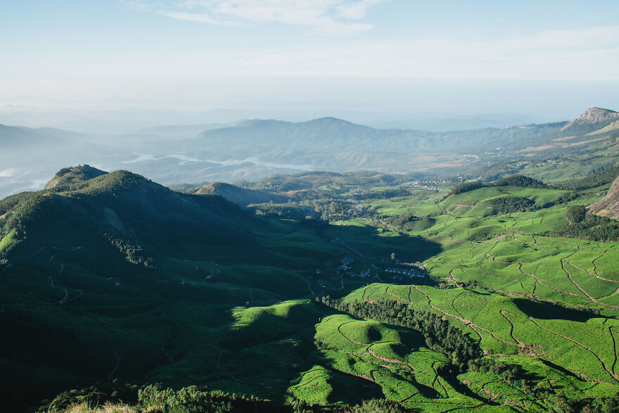 Anastasiya Dubrovina chụp ảnh mọi người trên đường phố, kiến trúc và cảnh quan thiên nhiên,...cố gắng ghi lại càng nhiều hình ảnh độc đáo và chân thực.