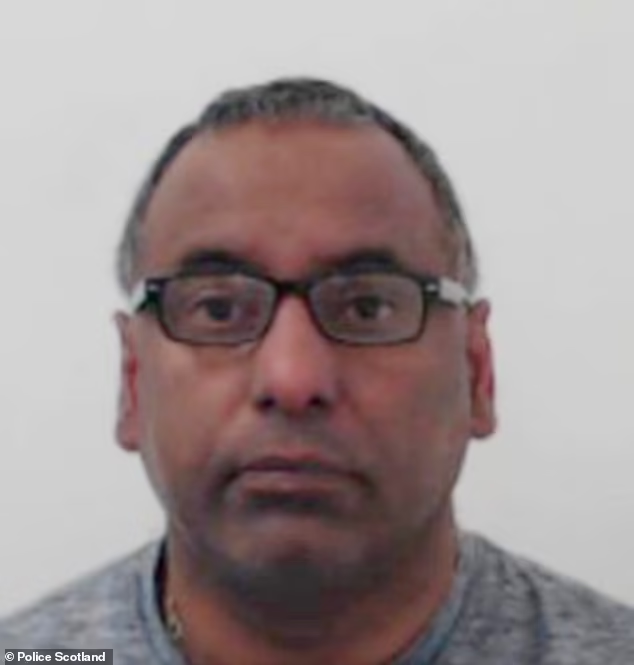 Di taxi, co gai tre bi tai xe tan cong tinh duc