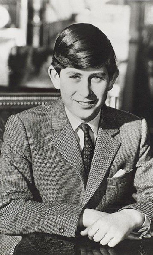 Từ năm 1967 đến 1970, ông học Lịch sử tại Đại học Cambridge. Ảnh: paulfrasercollectibles.