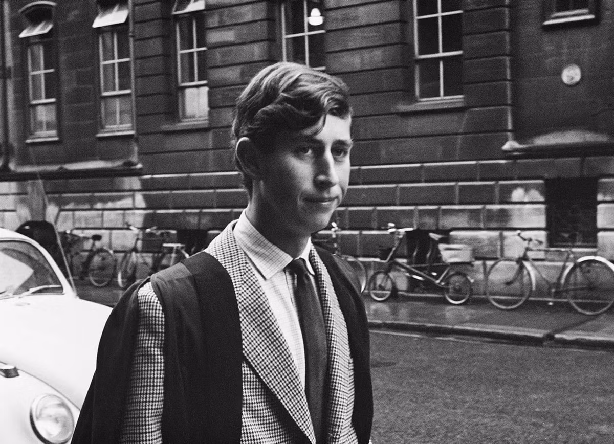 Trong thời gian phục vụ trong quân đội, Vua Charles III đã được đào tạo trở thành phi công và thợ lặn. Ảnh: Pinterest.