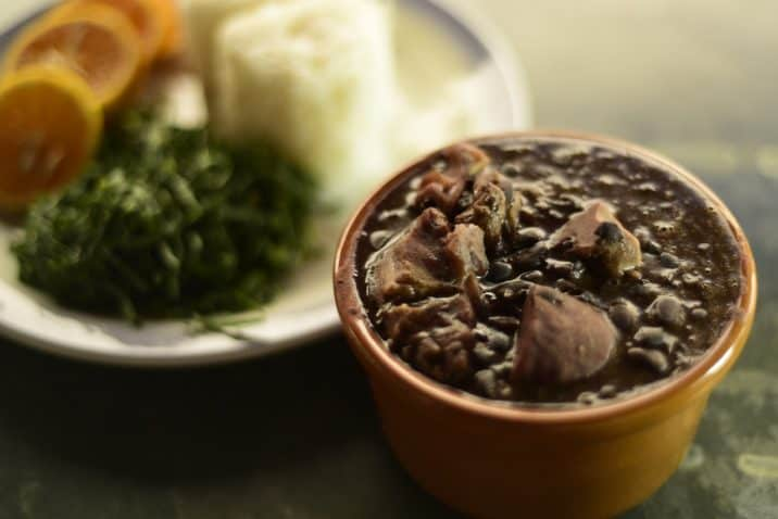 Feijoada được coi là món ăn quốc gia của Brazil. Ảnh: FK.