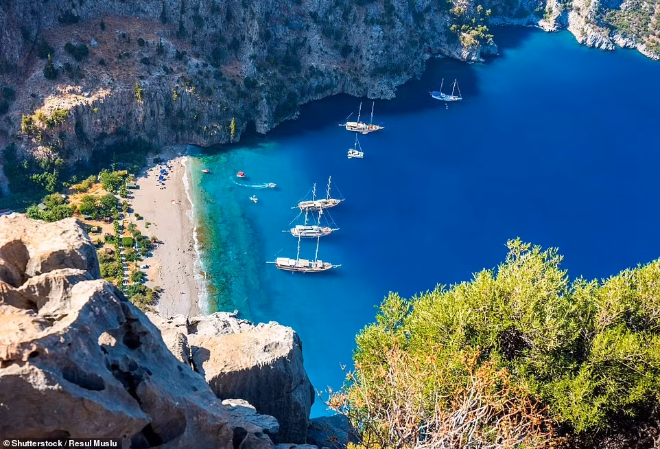 Thung lũng Butterfly nằm trên bờ biển Địa Trung Hải, gần thành phố cảng Fethiye.