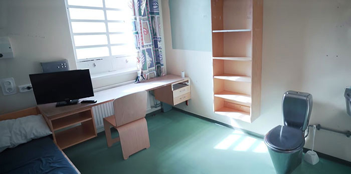 Đây là phòng giam biệt lập trong nhà tù khắc nghiệt nhất Thụy Điển.