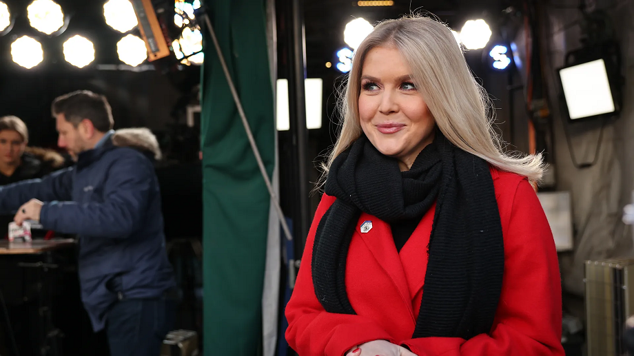 Với tư cách là Thư ký báo chí quốc gia của chiến dịch tranh cử của ông Trump hồi năm 2024, Leavitt đã tháp tùng ông tới các cuộc mít tinh, sự kiện vận động tranh cử,... Ảnh: GI.